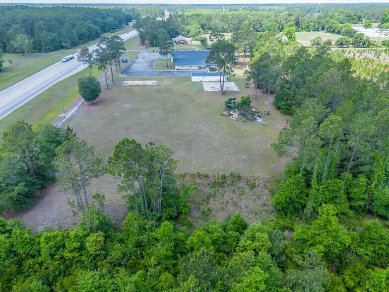 More Photos Of 128 University Blvd, Waycross Flex For Sale