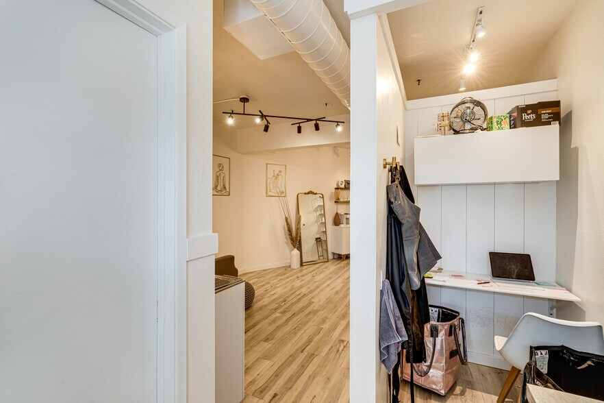 More Photos Of 1270 Broadway, Sonoma Freestanding For Sale