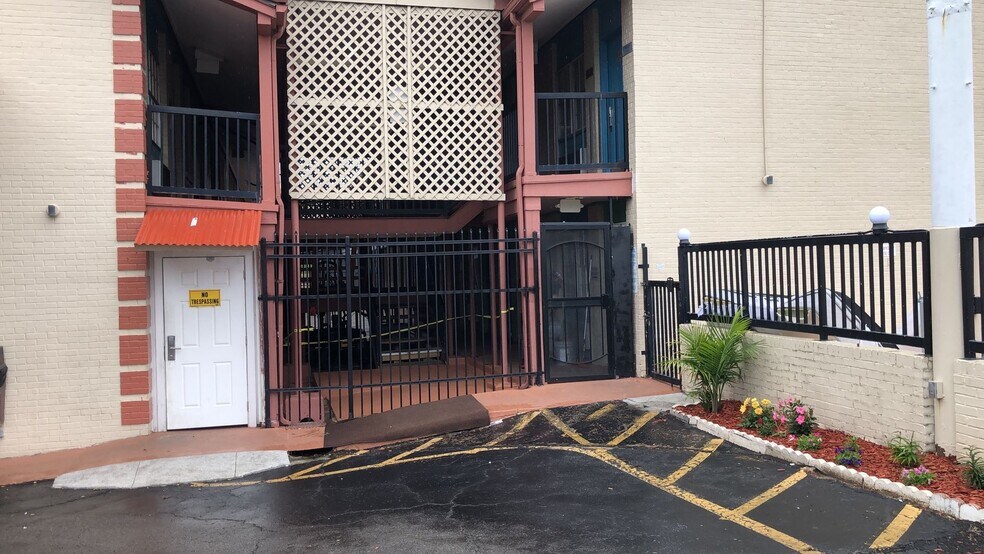 More Photos Of 7475 E Admiral Pl, Tulsa Hotel For Sale