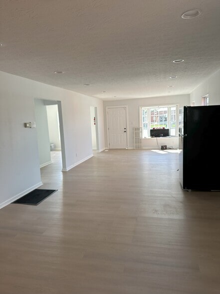 More Photos Of 5208 Springboro Pike, Dayton Medical For Sale