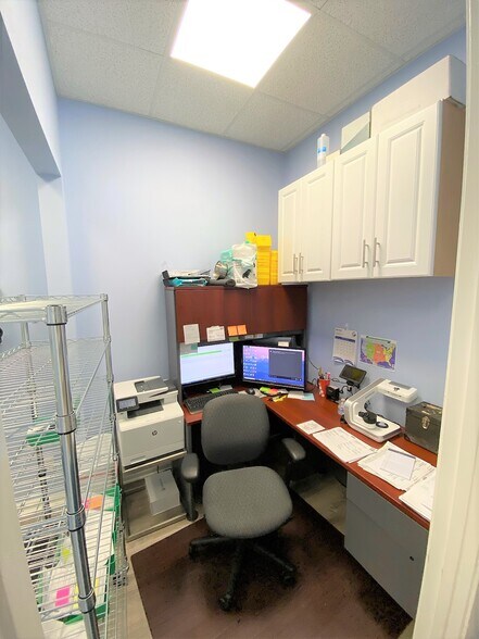More Photos Of 515 E 27th St, Bradenton Office For Sale