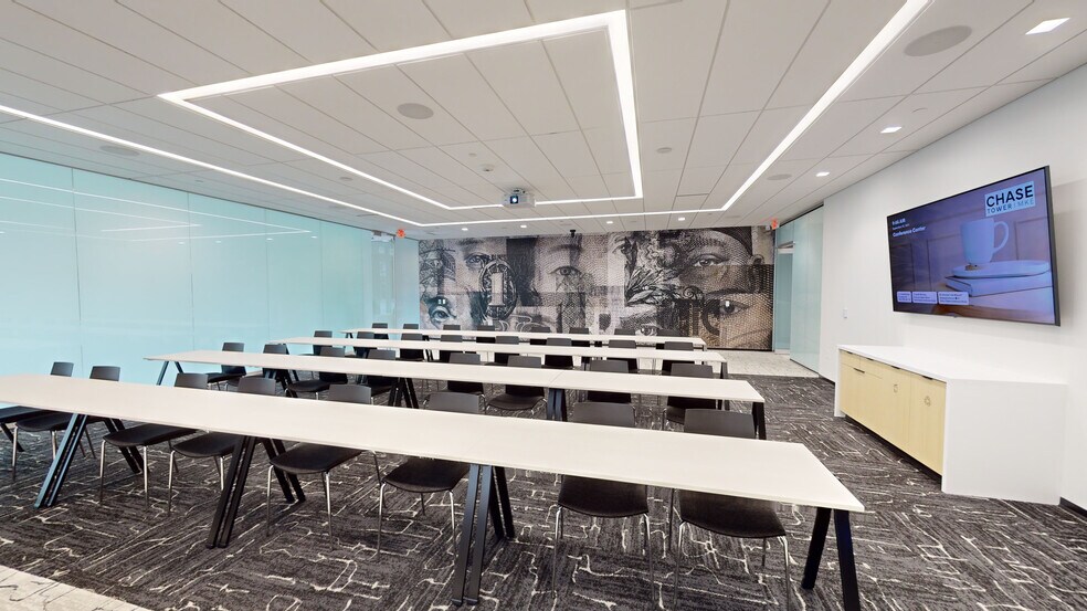 More Photos Of 111 E Wisconsin Ave, Milwaukee Office For Lease