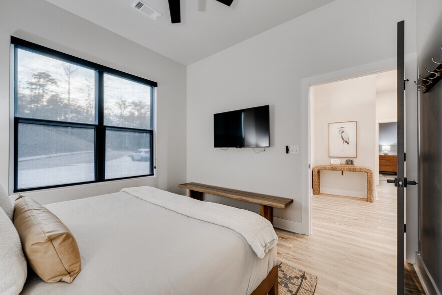 More Photos Of 215 Wayward Winds Rd, Hot Springs National Park Apartments For Sale