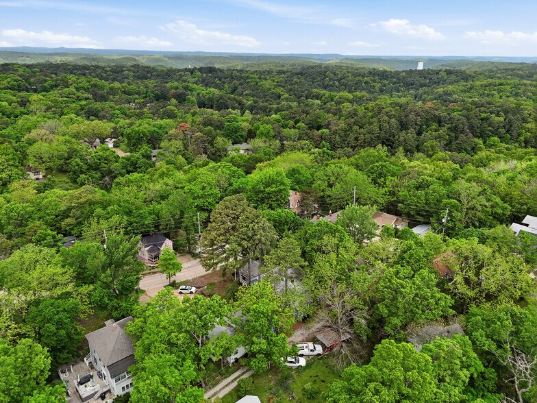 More Photos Of 5 Ojo St, Eureka Springs Hospitality For Sale
