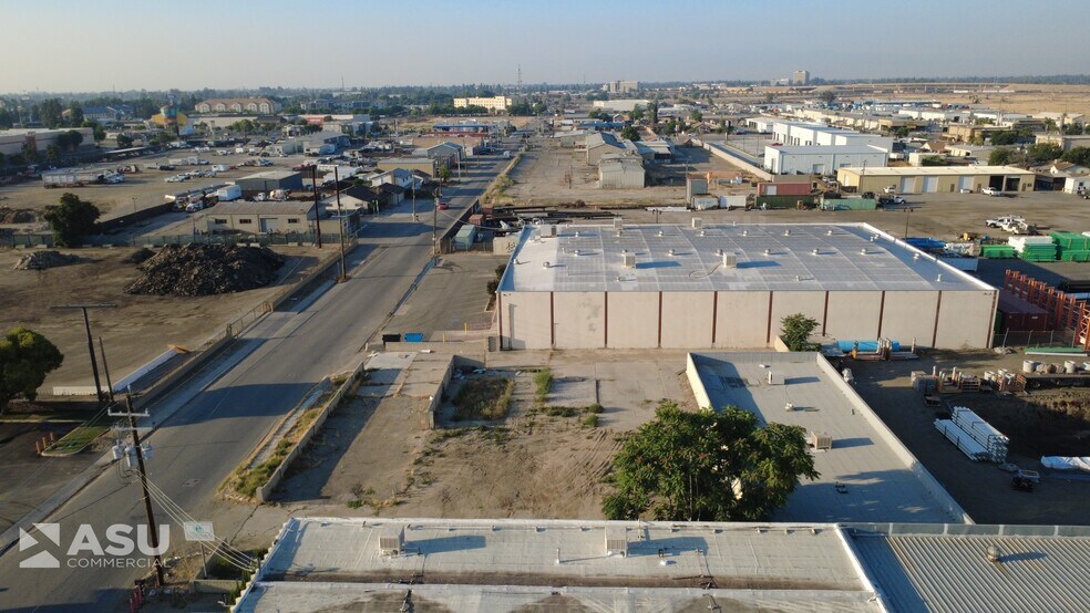 More Photos Of 2831 Gibson St, Bakersfield Warehouse For Sale
