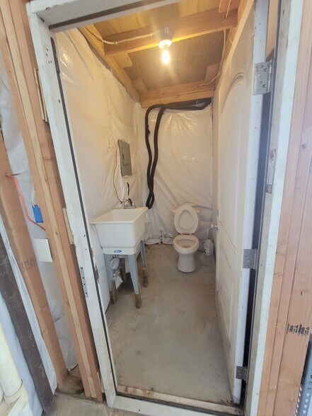 More Photos Of 22304 Gosling Rd, Spring Warehouse For Sale