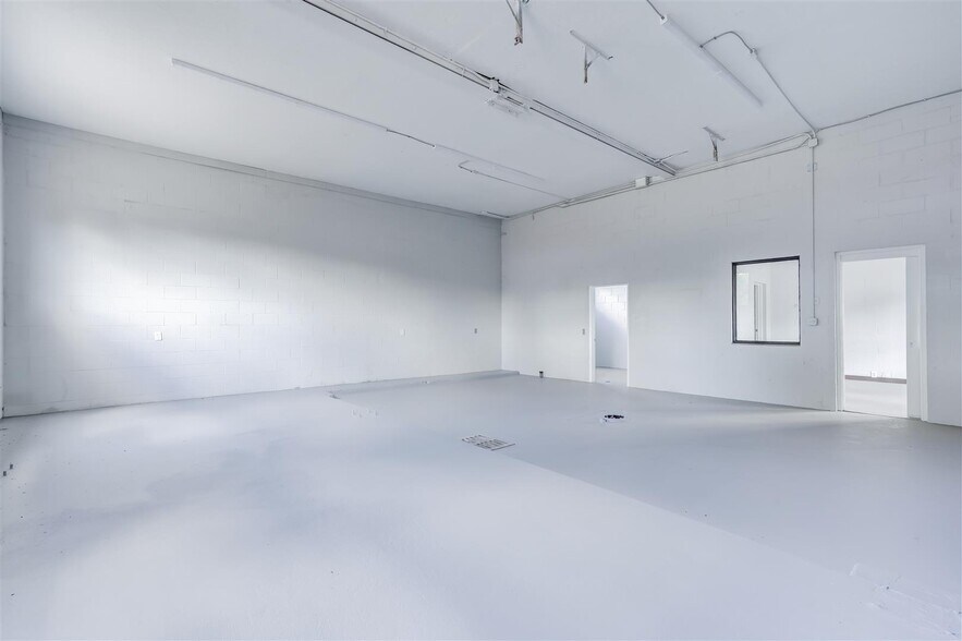 More Photos Of 623 N Richmond Rd, Wharton Auto Repair For Sale