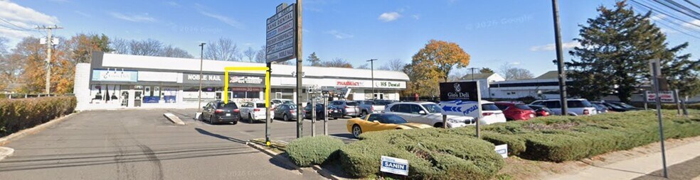 More Photos Of 135 W Jericho Tpke, Huntington Station Storefront For Lease