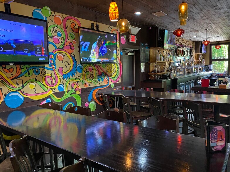 More Photos Of 5100 Lee Hwy, Bristol Restaurant For Sale