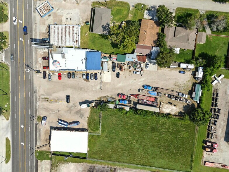 More Photos Of 501 S Main St, Highlands Freestanding For Sale