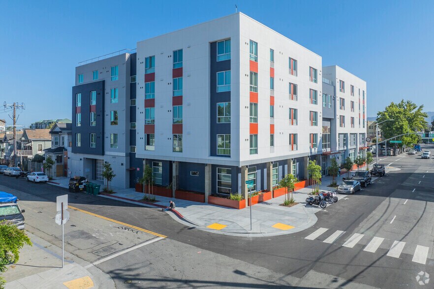 More Photos Of 775 W Grand Ave, Oakland Apartments For Lease