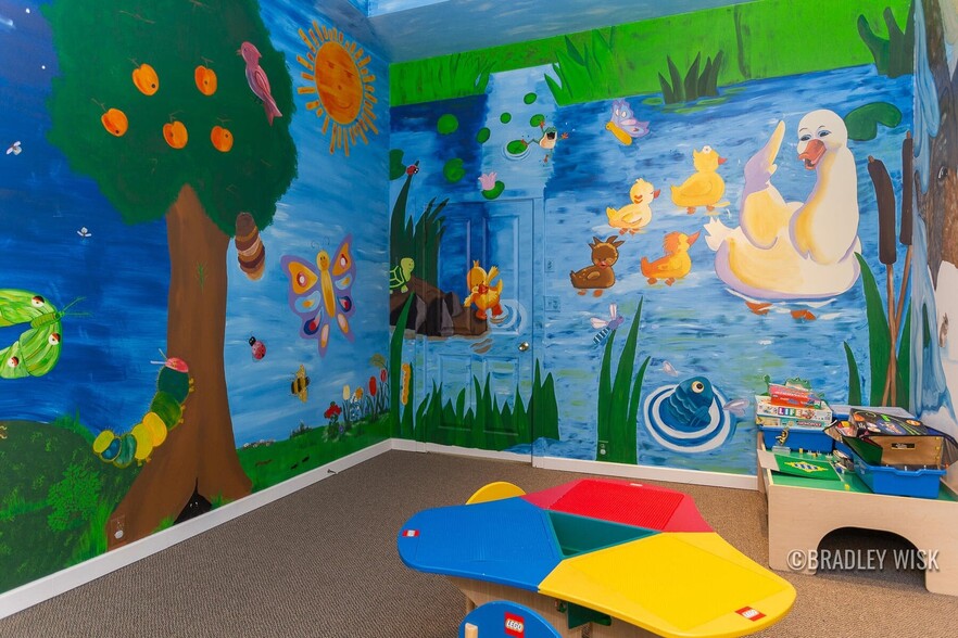 More Photos Of 581 Ottawa Ave, Holland Light Distribution For Sale