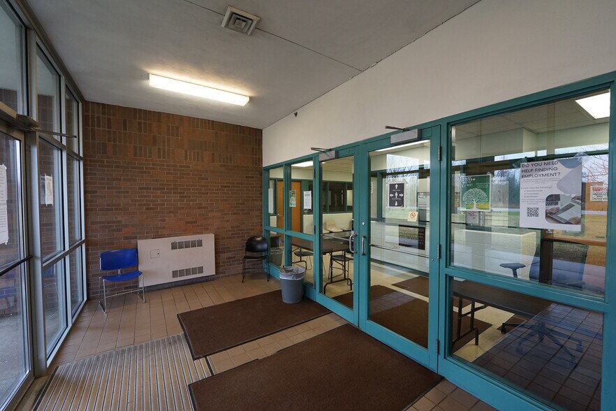 More Photos Of 1835 Treanor St, Saginaw Rehabilitation Center For Sale