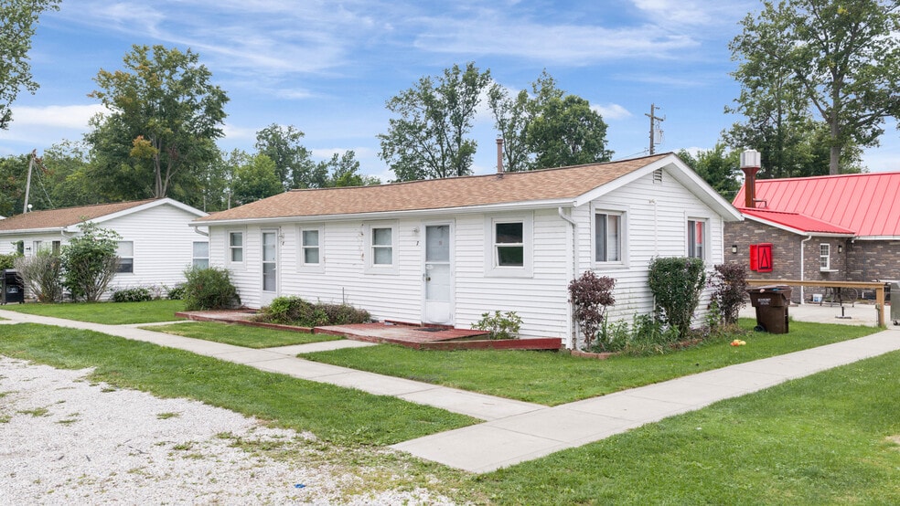 More Photos Of 5196 Lake Rd E, Geneva Hotel For Sale