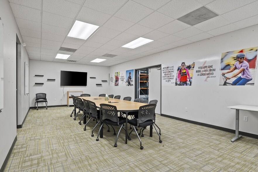 More Photos Of 5414 Larkin St, Houston Warehouse For Sale