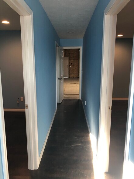 More Photos Of 208 W Front St, Alda Storefront Retail Office For Lease