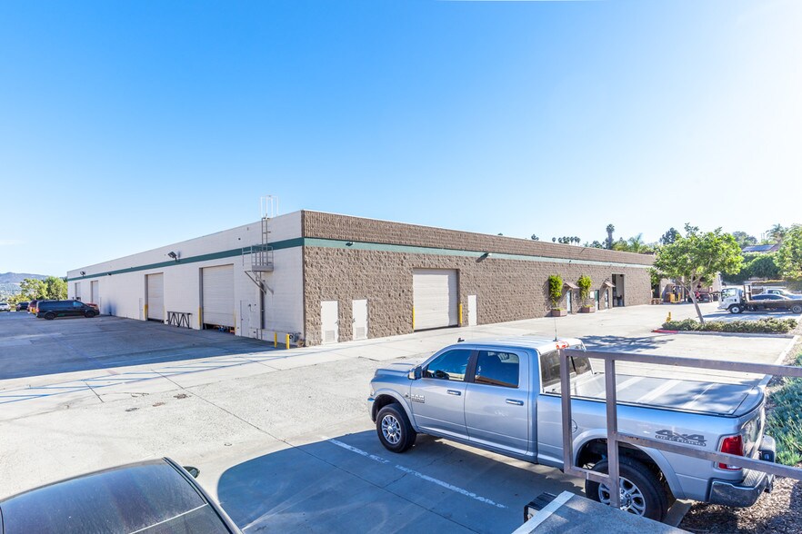 More Photos Of 929 Poinsettia Ave, Vista Unknown For Lease