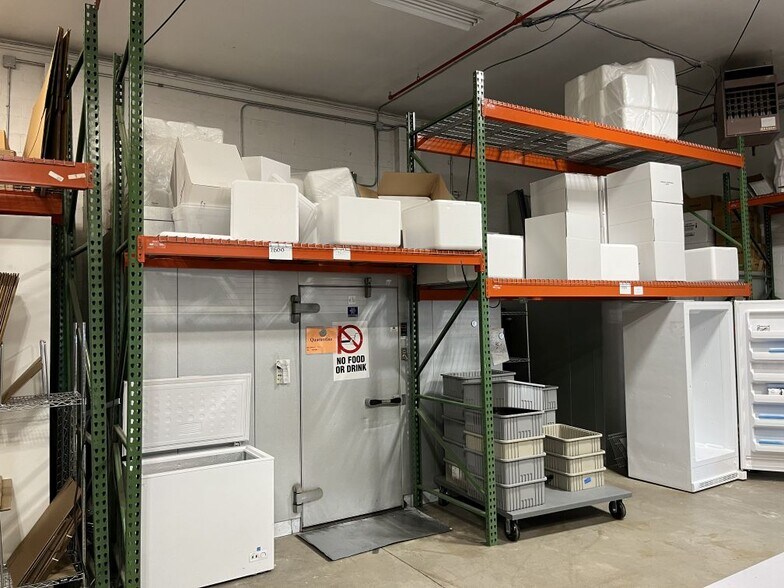 More Photos Of 393 Soundview Rd, Guilford Warehouse For Lease