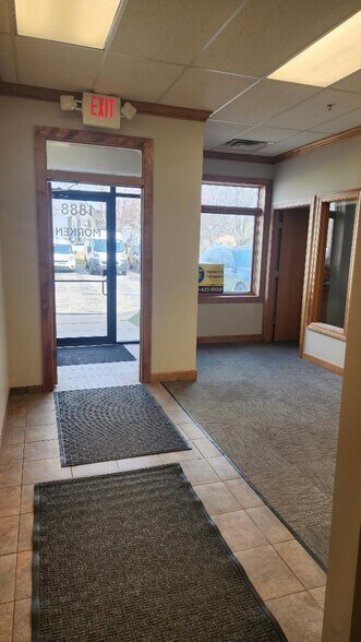 More Photos Of 1880-1888 E Fabyan Pky, Batavia Light Manufacturing For Lease