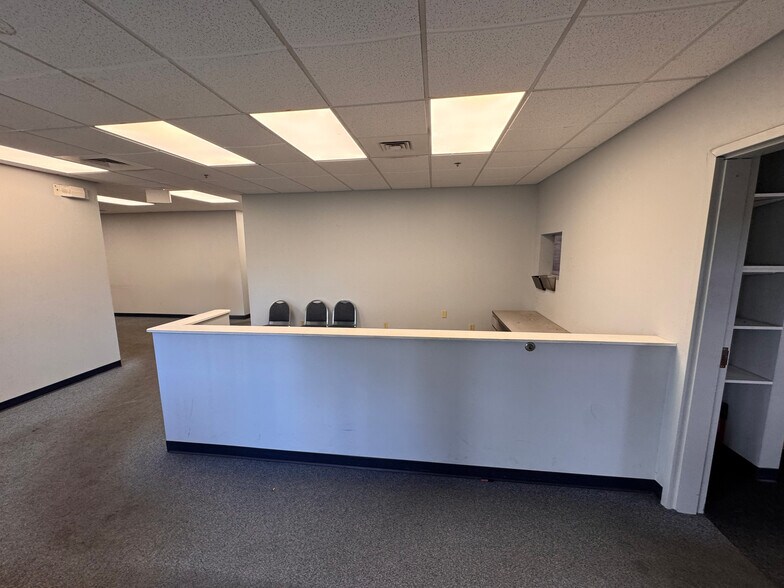 More Photos Of 16 International Dr, East Granby Warehouse For Lease