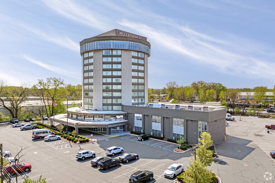 Primary Photo Of 50 Kenny Pl, Saddle Brook Hospitality For Sale
