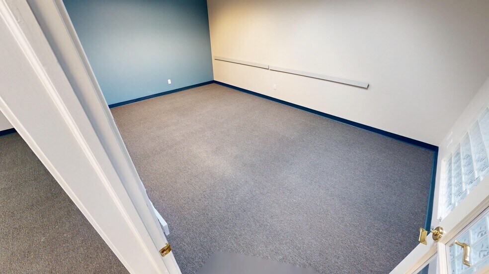 More Photos Of 1113 W Avenue M4, Palmdale Office For Lease