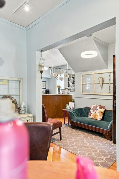 More Photos Of 1208 Grand Ave, Saint Paul Storefront Retail Office For Sale