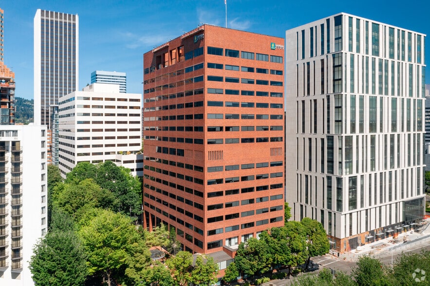 More Photos Of 1 SW Columbia St, Portland Office For Sale