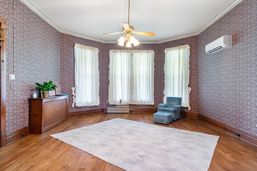 More Photos Of 639 Tower St, Tazewell Specialty For Sale