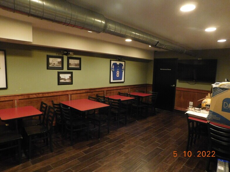 More Photos Of 542 Crescent Blvd, Glen Ellyn Restaurant For Sale