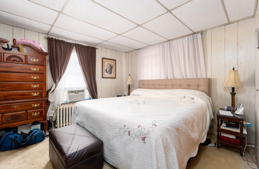 More Photos Of 94 E Montauk Hwy, Hampton Bays General Retail For Sale