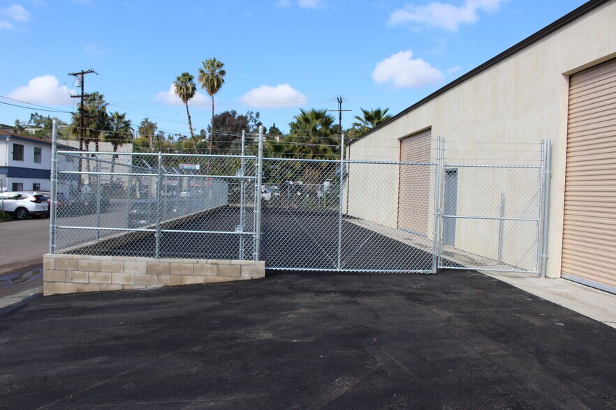 More Photos Of 3737 Bancroft Dr, Spring Valley Industrial For Lease