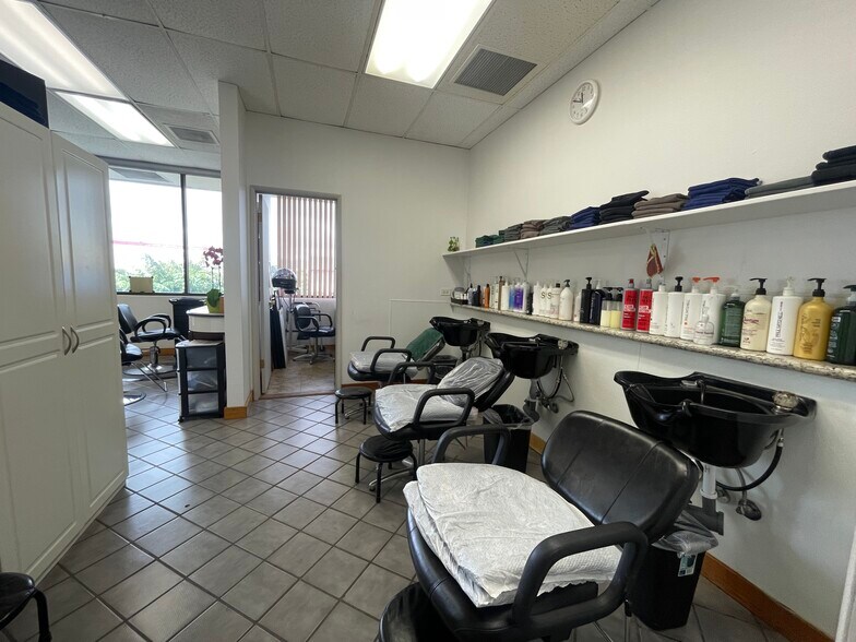 More Photos Of 98-1247 Kaahumanu St, Aiea Office For Sale