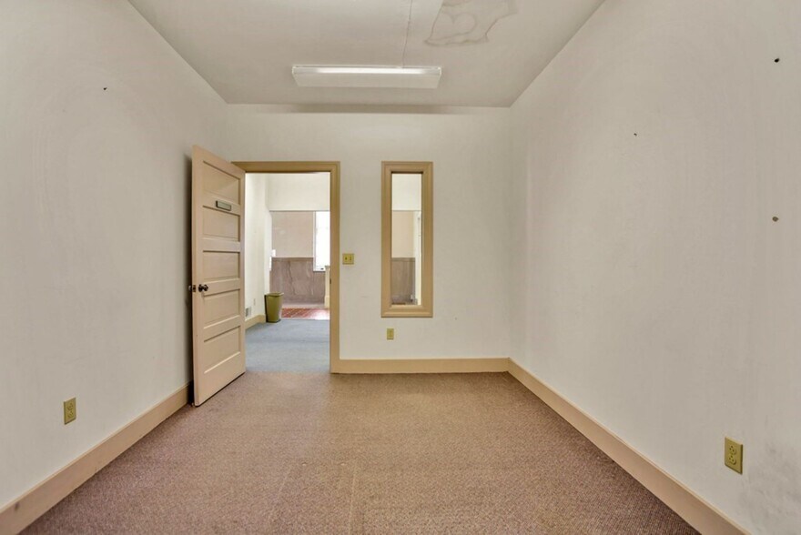 More Photos Of 2 Waln St, Wellsboro Office For Sale