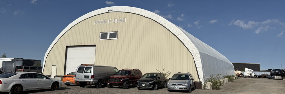 More Photos Of 1065 Oxford St, Sunnyside Industrial For Sale