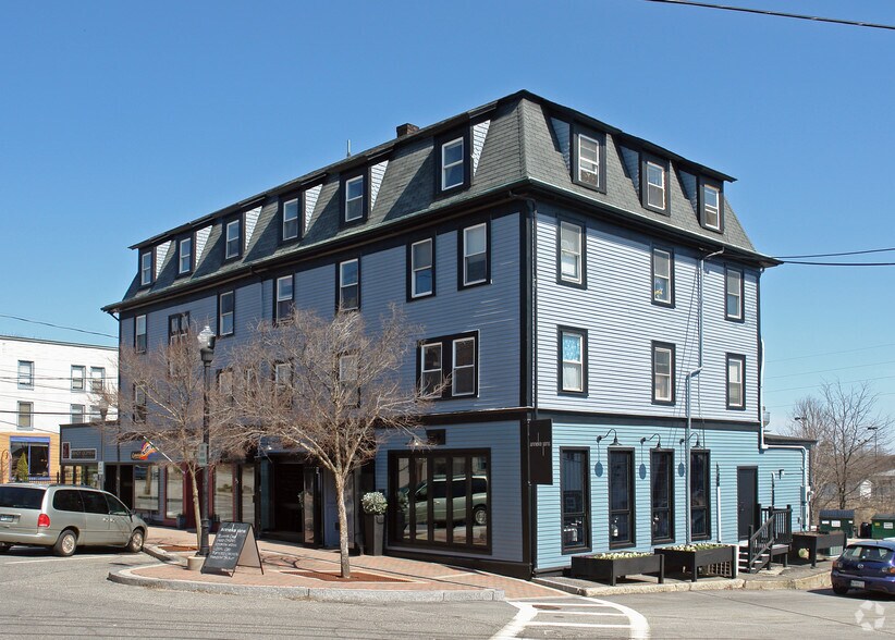 Primary Photo Of 60-68 Wallingford Sq, Kittery Storefront For Sale