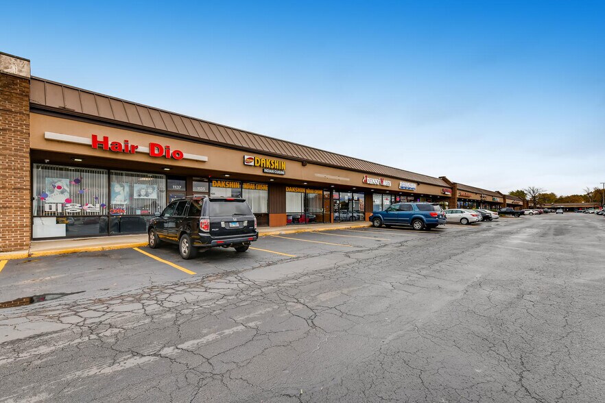 More Photos Of 1049-1093 N Salem Dr, Schaumburg Unknown For Lease