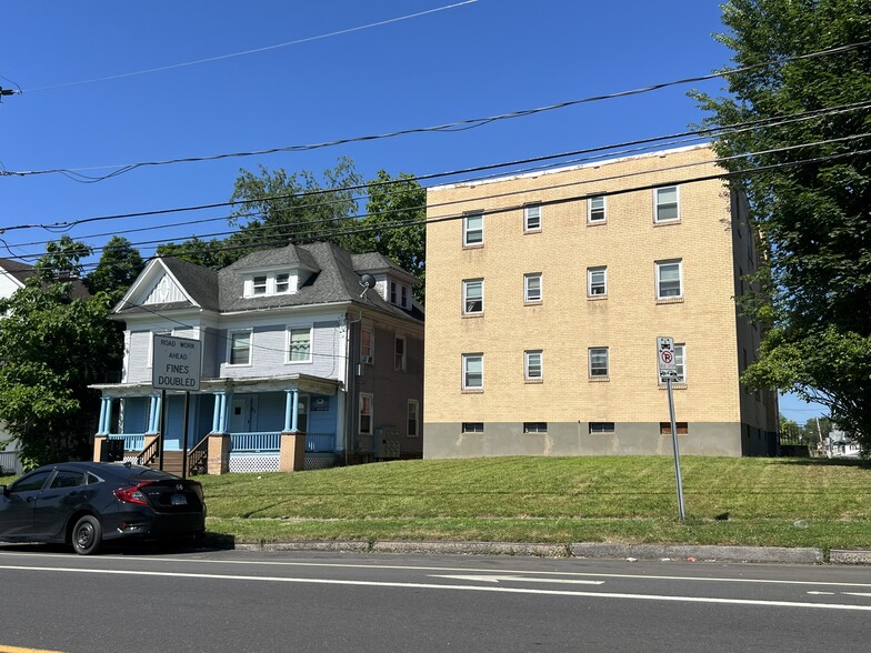 More Photos Of 7 Norfolk St, Hartford Apartments For Sale