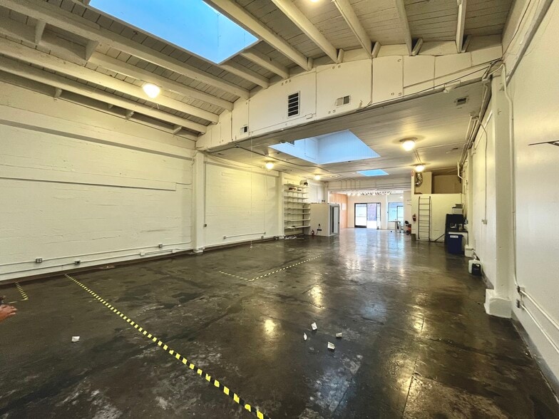 More Photos Of 365-371 10th St, San Francisco Light Manufacturing For Lease