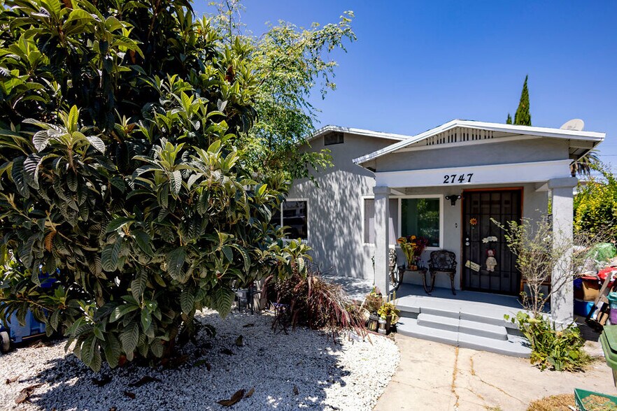 More Photos Of 2749 S Mansfield Ave, Los Angeles Apartments For Sale