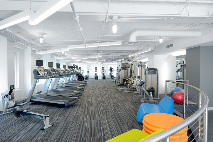 More Photos Of 20 N Wacker Dr, Chicago Office For Lease