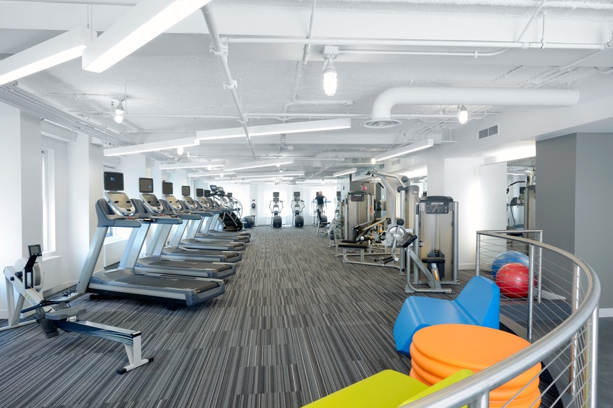 More Photos Of 20 N Wacker Dr, Chicago Office For Lease