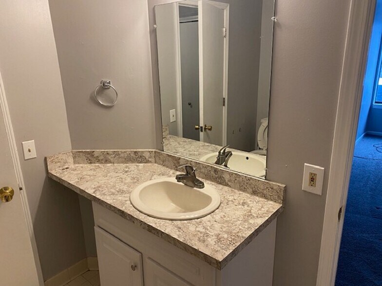 More Photos Of 38579 Wellington Dr, Clinton Township Multifamily For Sale
