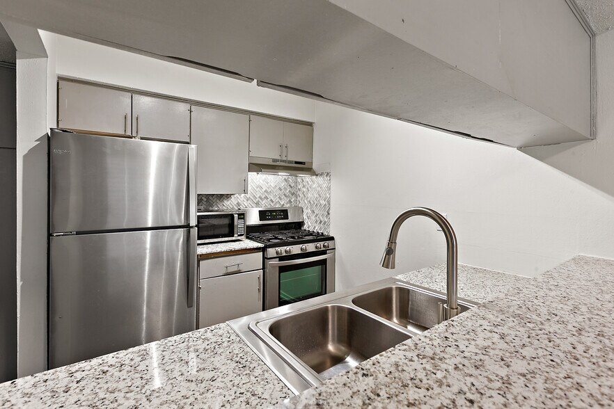 More Photos Of , Austin Multifamily For Sale