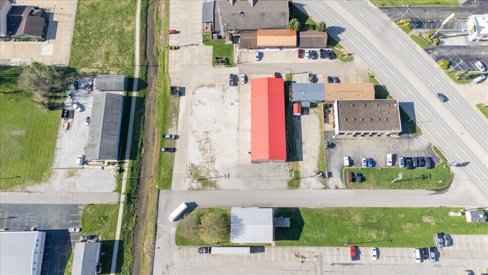 More Photos Of 1010 10th St, Vienna Flex For Sale