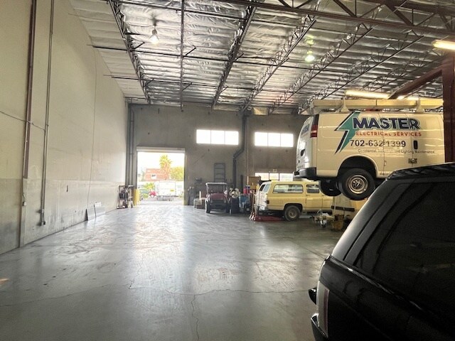 More Photos Of 5375 Procyon St, Las Vegas Warehouse For Lease