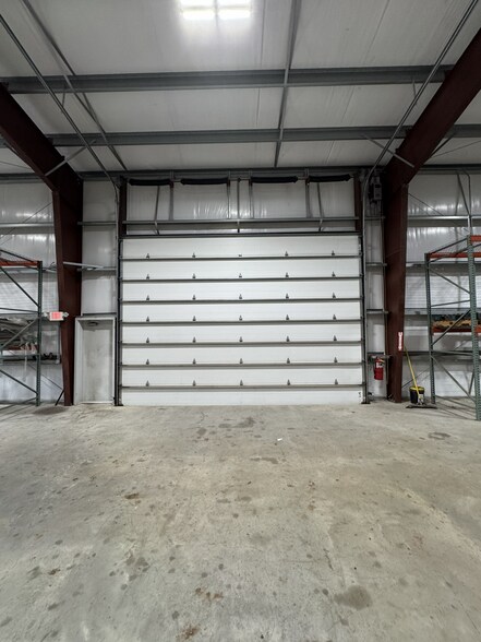 More Photos Of 12104 US-59, Victoria Industrial For Lease