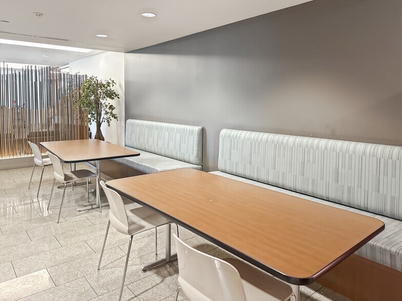 More Photos Of 1980 Festival Plaza Dr, Las Vegas Coworking Space