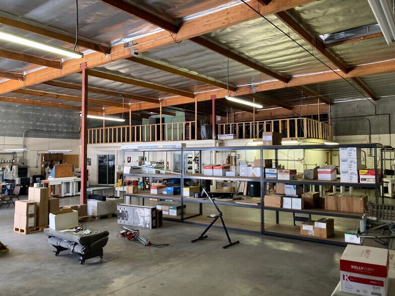 More Photos Of 2455 Lewis Ave, Signal Hill Warehouse For Sale