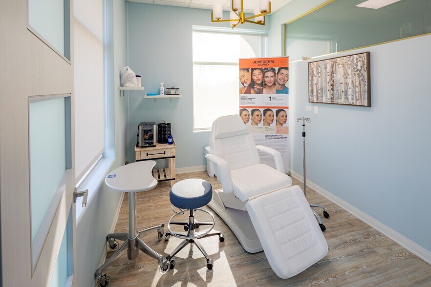 More Photos Of 21660 W Field Pky, Deer Park Office For Sale